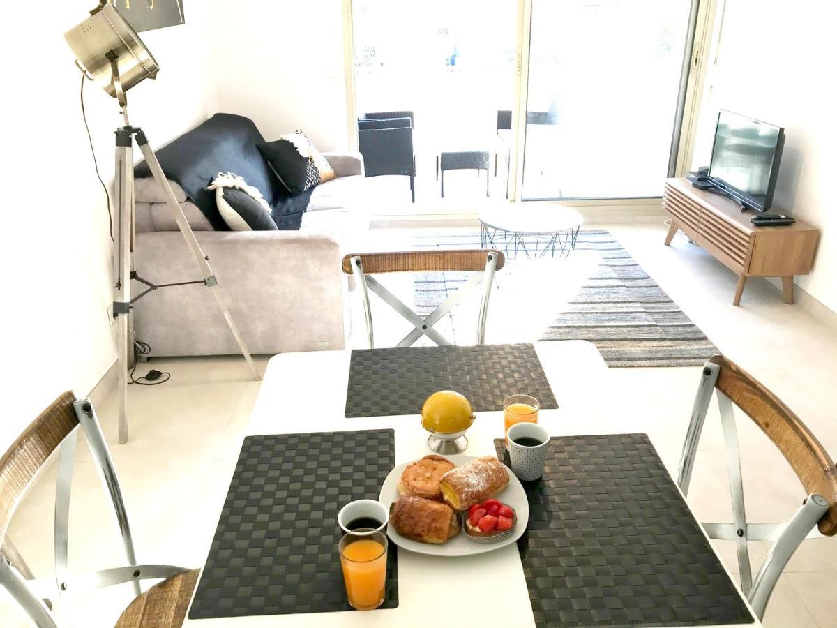 Appartement D'Une Chambre A Antibes A 550 M De La Plage Avec Vue Sur La Ville Terrasse Amenagee Et Wifi Appartamento