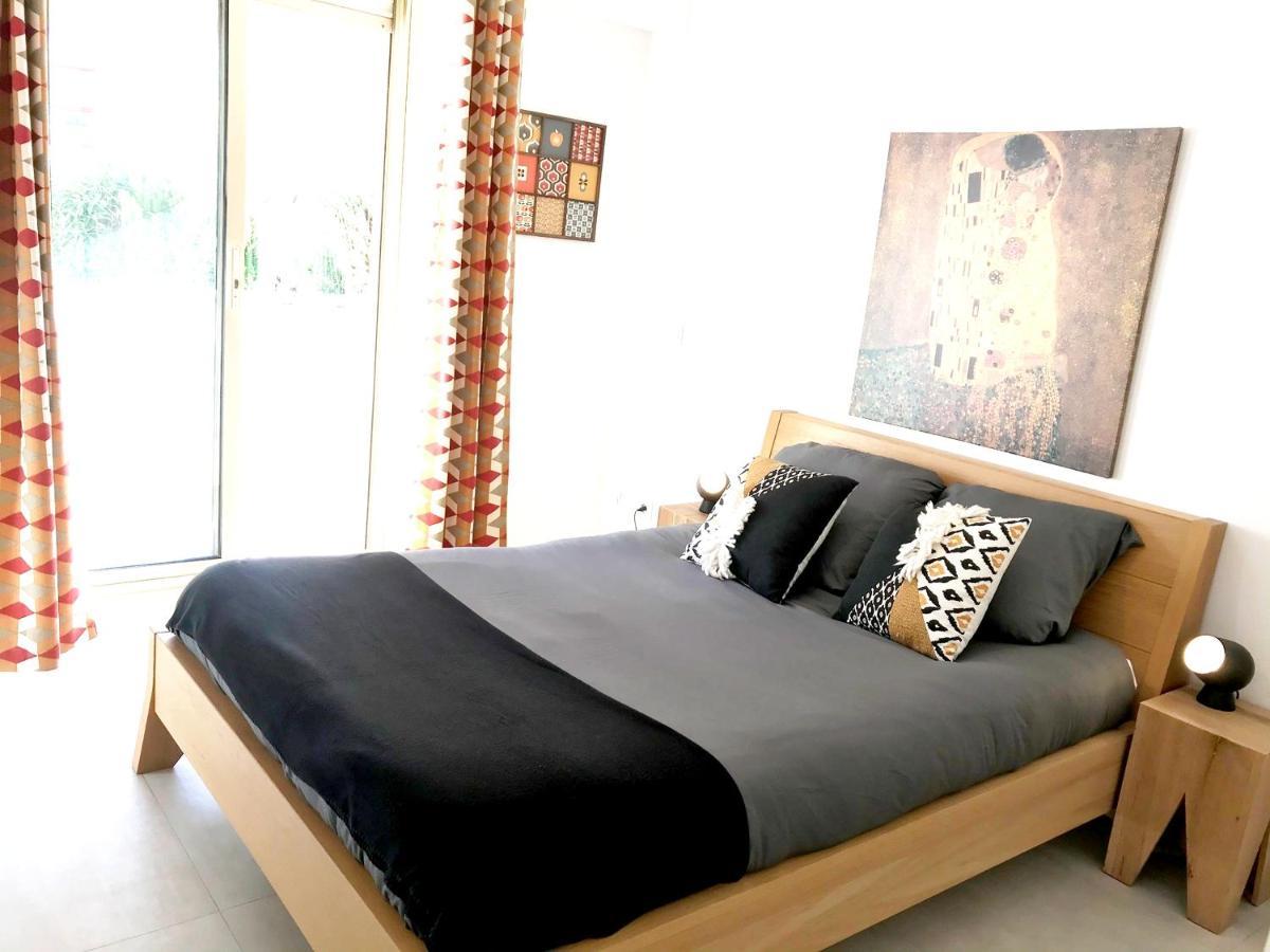 Appartement D'Une Chambre A Antibes A 550 M De La Plage Avec Vue Sur La Ville Terrasse Amenagee Et Wifi